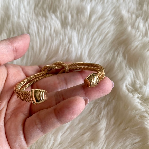 Gold mesh metal cuff - Picture 4 of 5